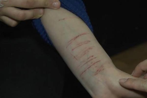 В Киеве спасли двух участниц "групп смерти": одна из них хотела прыгнуть с 16-го этажа В Киеве спасли двух участниц "групп смерти": одна из них хотела прыгнуть с 16-го этажа