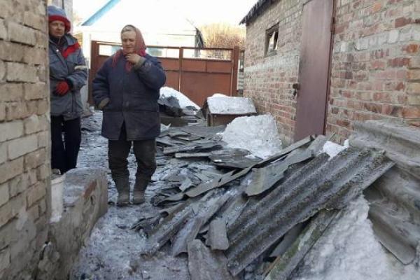 Ночной обстрел Авдеевки: в сети появились жуткие фото разрушений