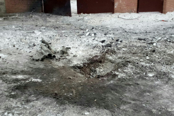 В Донецке боевыми действиями разрушены здания детсада и школы: появились шокирующие кадры В Донецке боевыми действиями разрушены здания детсада и школы: появились шокирующие кадры