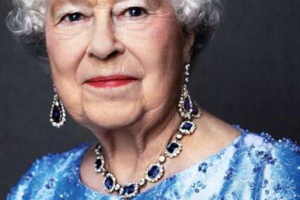 В Британии Елизавета II отмечает "сапфировый" юбилей - 65 лет на троне