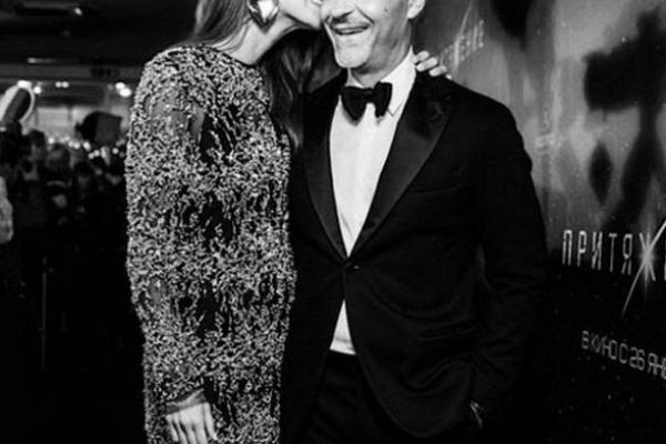 Возлюбленная режиссера Федора Бондарчука показала округлившийся животик