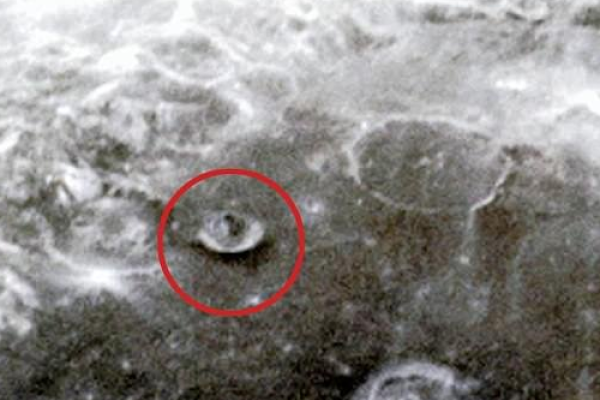 Бывший сотрудник NASA рассекретил данные о космическом ДТП с пришельцами Бывший сотрудник NASA рассекретил данные о космическом ДТП с пришельцами