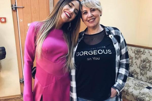 Маму Нади Дорофеевой приняли за ее сестру Маму Нади Дорофеевой приняли за ее сестру