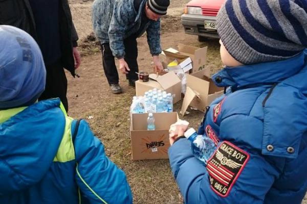 Взрывы в Балаклее: напуганные люди убегают из города без личных вещей Взрывы в Балаклее: напуганные люди убегают из города без личных вещей