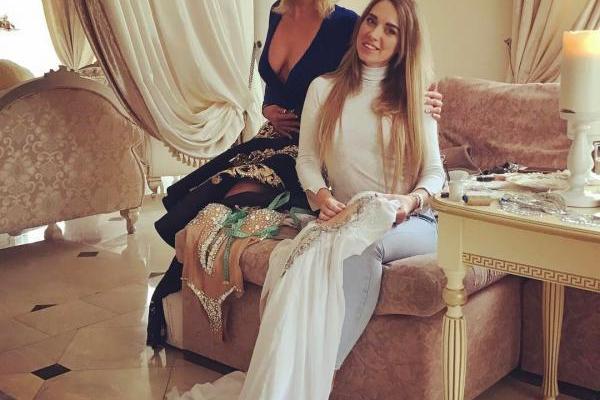 Балерина Волочкова показала фото в откровенном наряде: в Сети смеются Балерина Волочкова показала фото в откровенном наряде: в Сети смеются