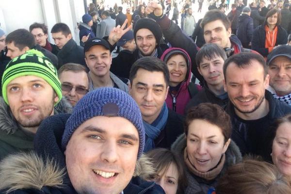 Люди идут за Навальным: в Москве и Питере протестуют против тотального воровства бюджетных денег