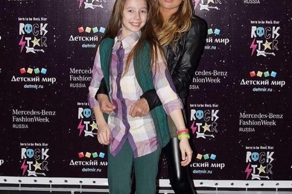 Поклонники высмеяли певицу Юлию Началову из-за неудачно "отфотошопленного" снимка Поклонники высмеяли певицу Юлию Началову из-за неудачно "отфотошопленного" снимка