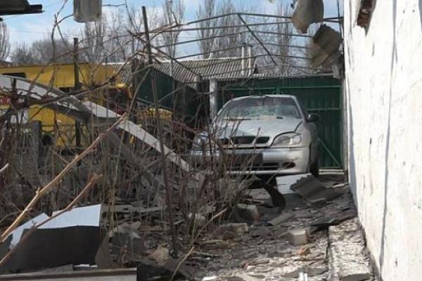 Ночной обстрел Петровского района Донецка: появились жуткие кадры Ночной обстрел Петровского района Донецка: появились жуткие кадры