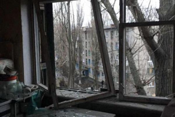 Появились шокирующие кадры разрушенных в результате обстрела многоэтажек Авдеевки