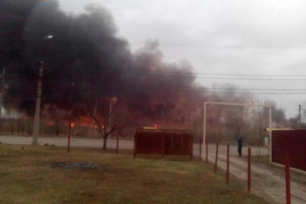 В Луганске заврались о взрыве и пожаре: "ЛНР" удивила "ватной" версией резонансного ЧП В Луганске заврались о взрыве и пожаре: "ЛНР" удивила "ватной" версией резонансного ЧП