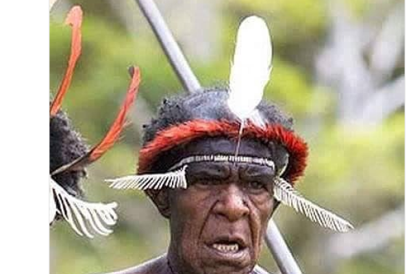 Фото Лаврова на коне взорвало соцсети: интернет-пользователи высмеяли именинника