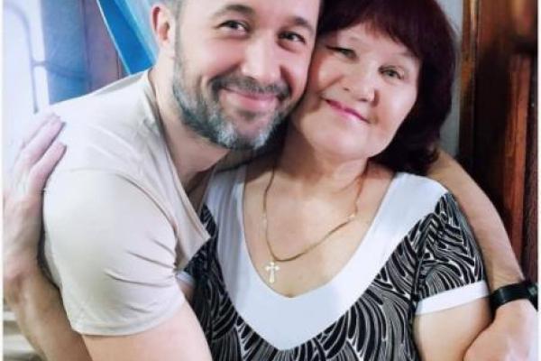 Сергей Бабкин очаровал снимком с любимой мамой Сергей Бабкин очаровал снимком с любимой мамой