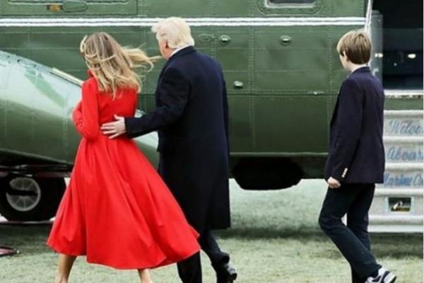 Меланью Трамп искупали в комплиментах из-за красного платья
