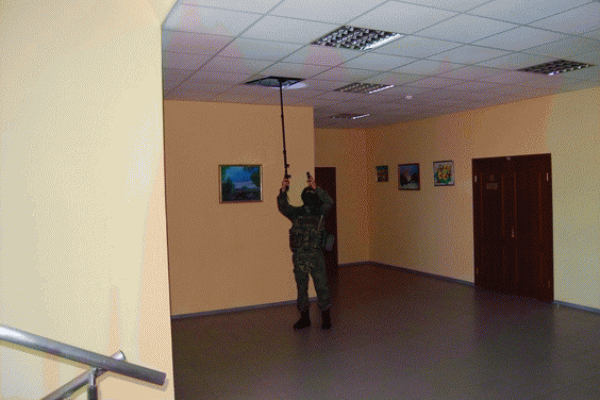В Северодонецке "заминировали" здание областной ВГА: опубликовано видео