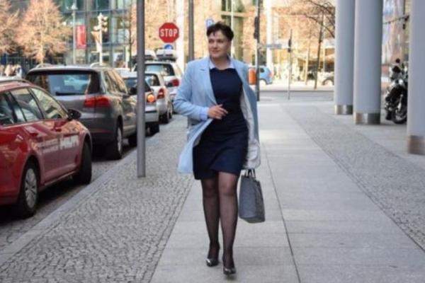 На каблуках и в платье: Надежда Савченко устала от политики и хочет летать На каблуках и в платье: Надежда Савченко устала от политики и хочет летать