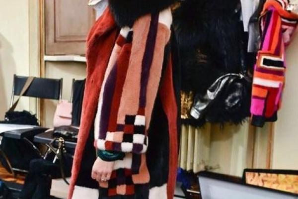 Кто такое шьет: Ксения Собчак рассмешила фанатов своей шубой Кто такое шьет: Ксения Собчак рассмешила фанатов своей шубой