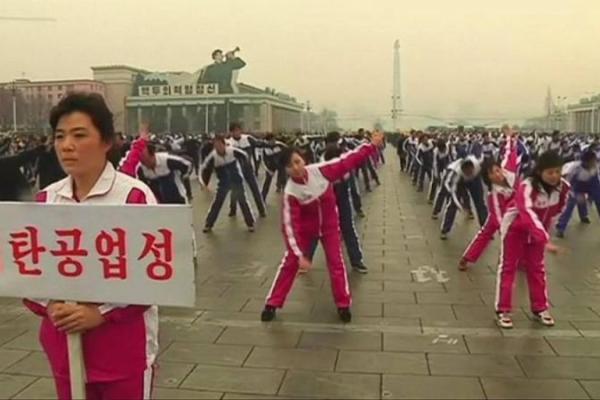 Массовая зарядка в "ДНР" и Северной Корее: журналист заметил важный момент