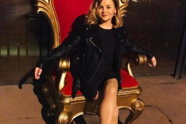 Певицу Юлию Проскурякову жестко унизили поклонники Певицу Юлию Проскурякову жестко унизили поклонники