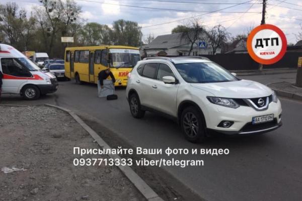 В Киеве произошло шокирующее ДТП: автомобиль "Nissan" сбил ребенка В Киеве произошло шокирующее ДТП: автомобиль "Nissan" сбил ребенка