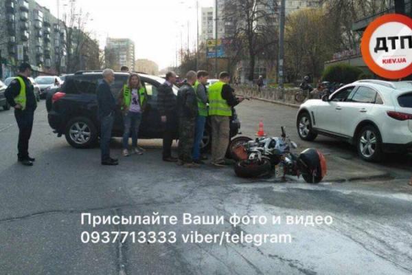 В Киеве случилось страшное ДТП: пострадавшие в реанимации В Киеве случилось страшное ДТП: пострадавшие в реанимации