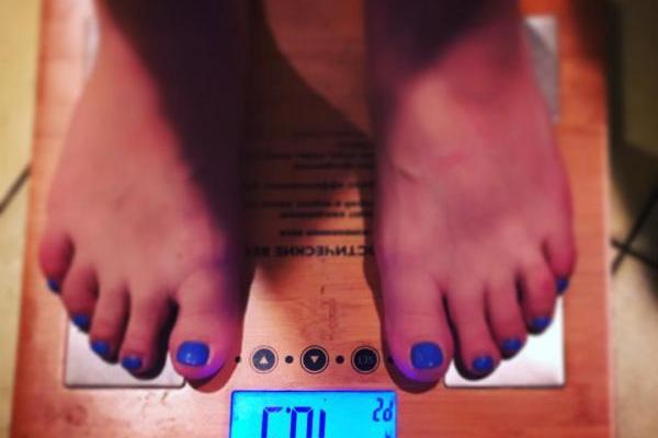 Певица Теона Дольникова призналась, что сильно поправилась после рождения ребенка Певица Теона Дольникова призналась, что сильно поправилась после рождения ребенка