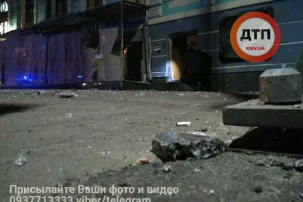 В Киеве ночью произошел взрыв: появились кадры В Киеве ночью произошел взрыв: появились кадры
