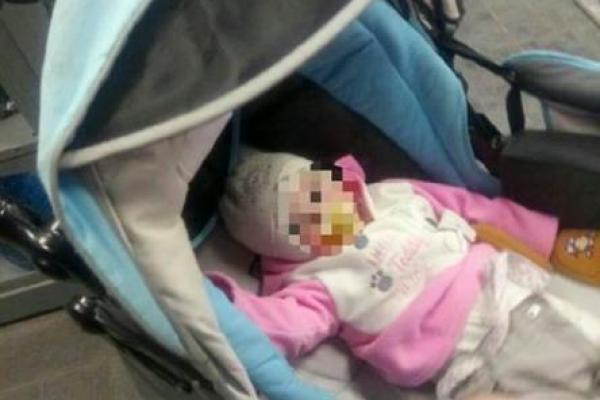 В Харькове горе-мать бросила младенца на улице: ребенка заметила прохожая В Харькове горе-мать бросила младенца на улице: ребенка заметила прохожая