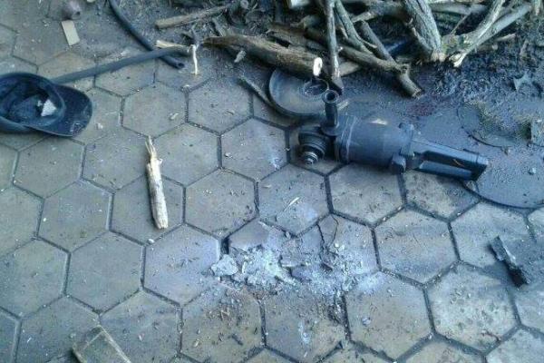 В Запорожской области мужчина получил серьезные травмы от взрыва во время разборки боеприпаса