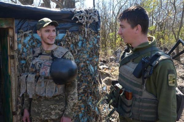 Боевики обстреляли бойцов ВСУ из запрещенного оружия в районе Новотроицкого