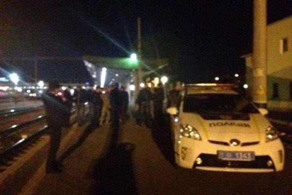 В Киеве полицейские разыскивают нападавших на сотрудников фельдъегерской службы В Киеве полицейские разыскивают нападавших на сотрудников фельдъегерской службы