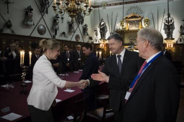 Порошенко встретился с ведущими представителями деловых кругов Британии: стали известны подробности Порошенко встретился с ведущими представителями деловых кругов Британии: стали известны подробности