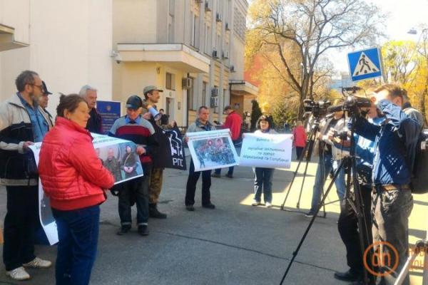 В Киеве на здании МВД появилась надпись "штаб ДНР" 