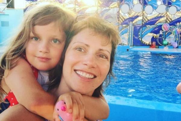 Телеведущая Светлана Зейналова откровенно призналась, что не может забеременеть Телеведущая Светлана Зейналова откровенно призналась, что не может забеременеть