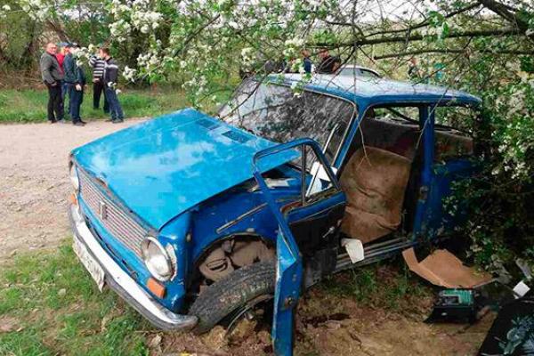 В Черновицкой области произошло страшное ДТП: 27-летний мужчина погиб на месте В Черновицкой области произошло страшное ДТП: 27-летний мужчина погиб на месте