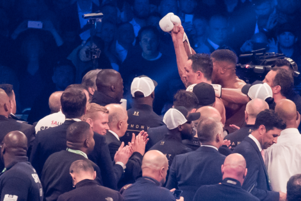 Виталий Кличко о поединке брата: Это был бой гладиаторов. Встретились два лучших бойца в мире