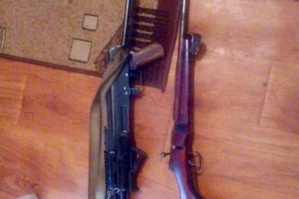 В Курахово в доме у любителей наркотиков правоохранители нашли арсенал боеприпасов В Курахово в доме у любителей наркотиков правоохранители нашли арсенал боеприпасов