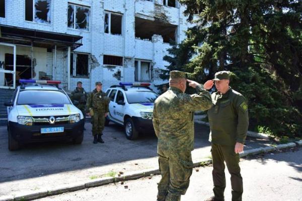 Марьинское отделение полиции получило два современных автомобиля - Аброськин