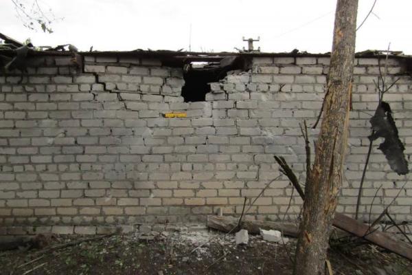 Боевики обстреляли Попасную, опубликованы фото последствий Боевики обстреляли Попасную, опубликованы фото последствий