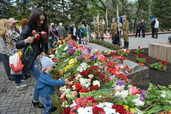 В Донецкой области ветеранов Второй мировой войны почтили без провокаций В Донецкой области ветеранов Второй мировой войны почтили без провокаций