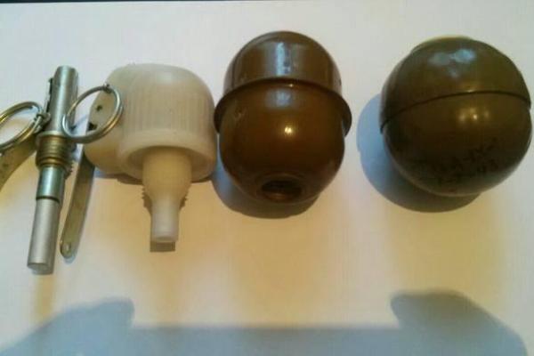 В зоне АТО нашли тайники с выстрелами к гранатометам и гранатами производства РФ