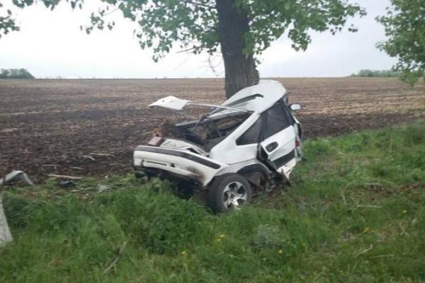 На Донетчине в жутком ДТП погибли 2 человека: от машины осталась лишь груда металла