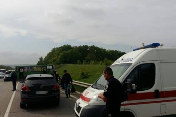 В масштабном ДТП на Харьковщине пострадали 11 человек В масштабном ДТП на Харьковщине пострадали 11 человек