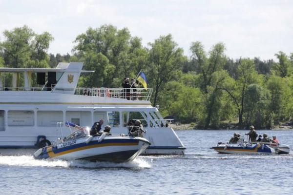 В Киеве заработал обновленный отдел водной полиции