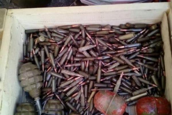 В районе АТО сотрудники СБУ нашли тайник с гранатометами и взрывчаткой В районе АТО сотрудники СБУ нашли тайник с гранатометами и взрывчаткой