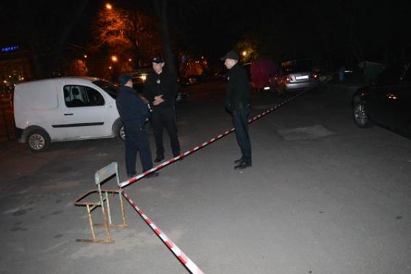 В Одессе в районе Куликова поля обнаружен рюкзак со взрывчаткой В Одессе в районе Куликова поля обнаружен рюкзак со взрывчаткой