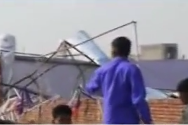 Во время индийской свадьбы обрушилось здание: погибли 25 человек