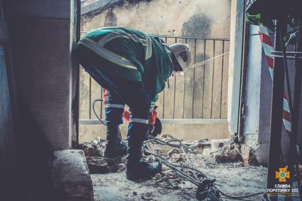 На Тернопольщине обрушился балкон, где находились 4 человека На Тернопольщине обрушился балкон, где находились 4 человека