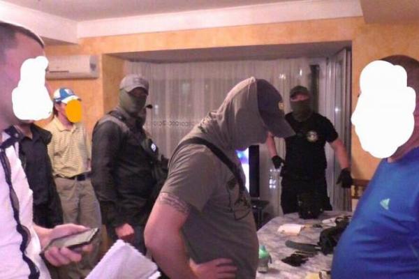 Задержана группировка, которая пыталась выдать России преследуемого кремлевскими властями гражданина Задержана группировка, которая пыталась выдать России преследуемого кремлевскими властями гражданина