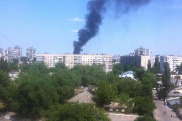 Пожар в Днепровском районе Киева: опубликованы фото и видео момента взрыва Пожар в Днепровском районе Киева: опубликованы фото и видео момента взрыва