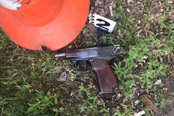 В Киеве двое мужчин получили огнестрельное ранение, им оказывают помощь В Киеве двое мужчин получили огнестрельное ранение, им оказывают помощь